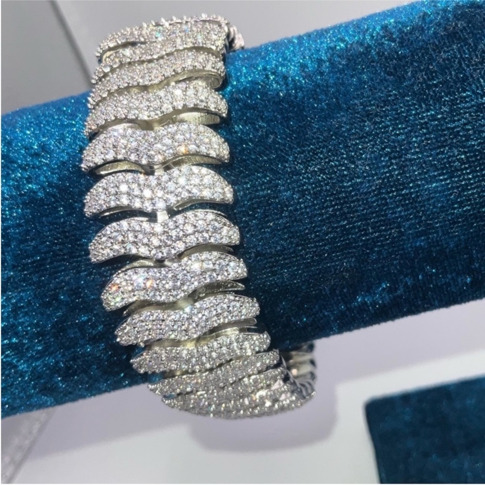 18k 8ct Bracelet - Picture 5 of 9